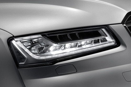 2017 Audi S8 plus quattro Sedan Headlamp Detail