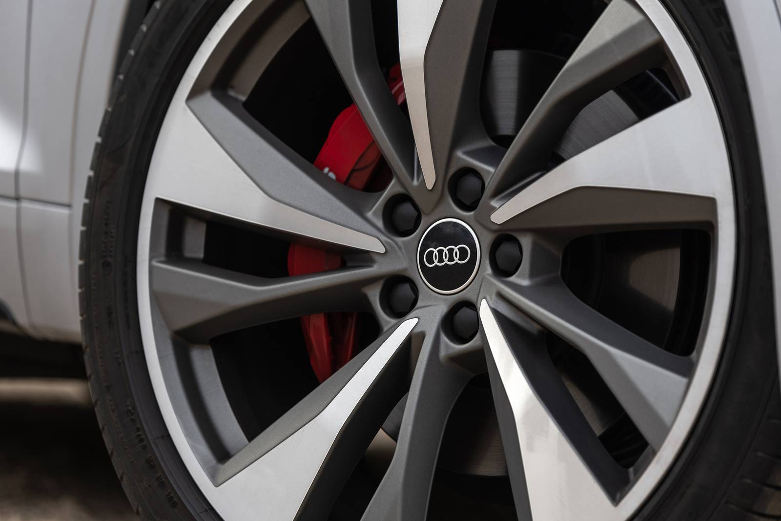 2023 Audi SQ5 Review: Complete Performance SUV Guide 16 2023 audi sq5 sportback 4dr