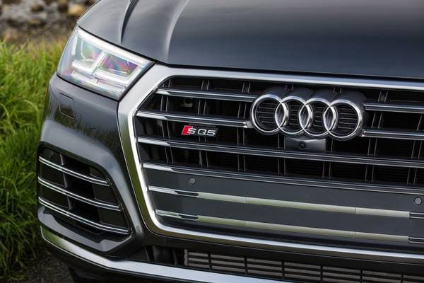 2019 Audi Sq 5 Vs Porsche Macan