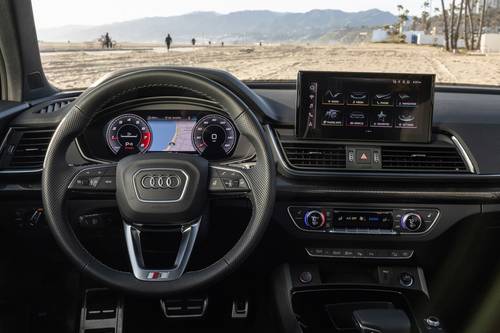 Audi SQ5 Prestige 4dr SUV Steering Wheel Detail