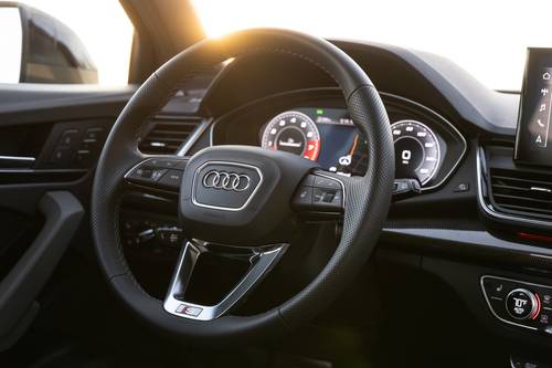 Audi SQ5 Prestige 4dr SUV Steering Wheel Detail