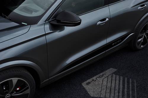 2025 Audi SQ6 e-tron Prestige 4dr SUV Exterior Detail
