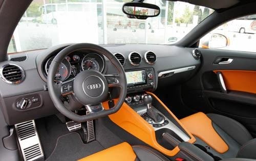 2011 Audi TTS quattro Interior