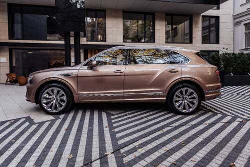 2023 Bentley Bentayga EWB Azure V8 4dr SUV Profile Shown
