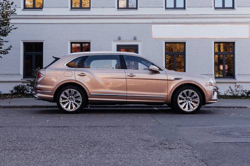 2023 Bentley Bentayga EWB Azure V8 4dr SUV Profile Shown