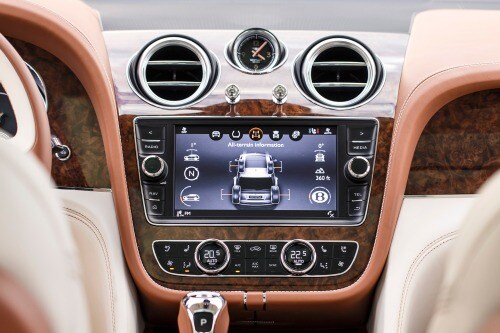 2018 Bentley Bentayga W12 (Signature) 4dr SUV Center Console