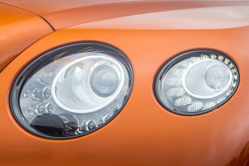 2018 Bentley Continental GT Supersports Convertible Headlamp Detail