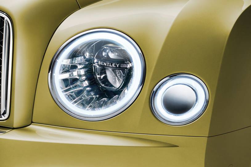 Bentley Mulsanne Speed Sedan Headlamp Detail