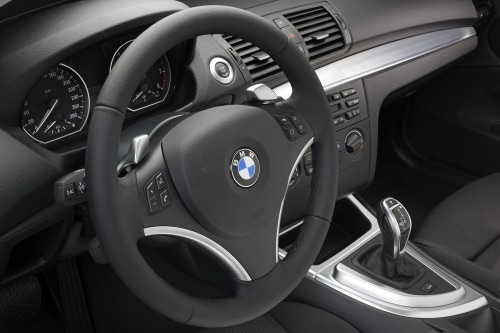 2010 BMW 1 Series 135i Convertible Steering Wheel Detail