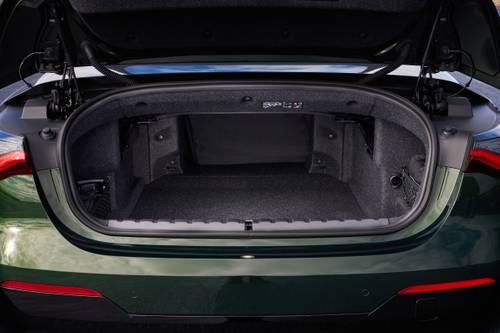 BMW 4 Series M440i Convertible Cargo Area