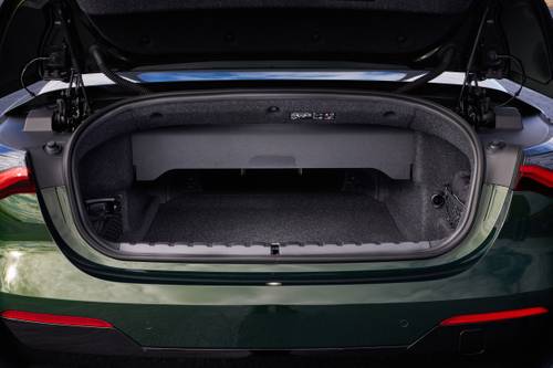 BMW 4 Series M440i Convertible Cargo Area