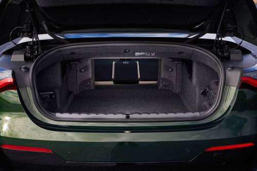 BMW 4 Series M440i Convertible Cargo Area