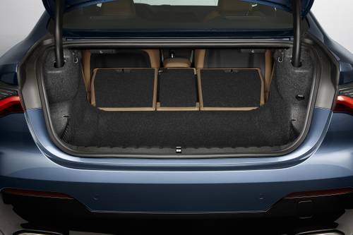 BMW 4 Series M440i xDrive Coupe Rear Seats Down