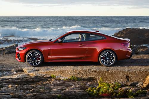 2026 BMW 4 Series M440i Coupe Profile Shown