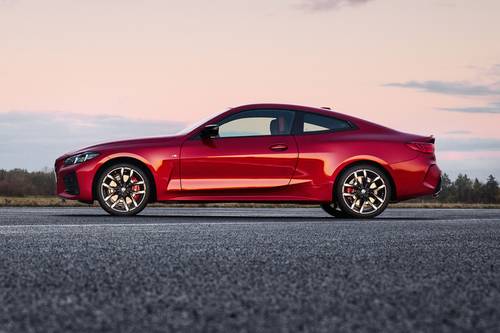 2026 BMW 4 Series M440i Coupe Profile Shown