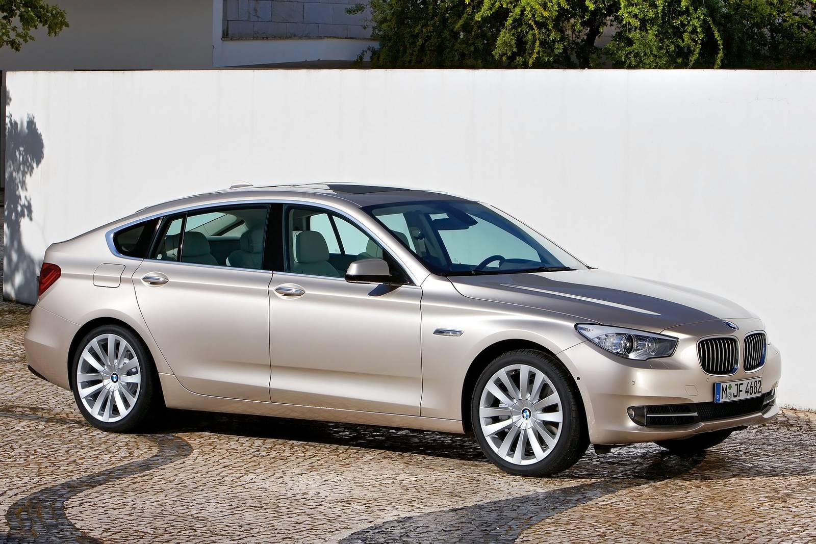 2014 BMW 5-Series Gran Turismo Luxury Line - Side