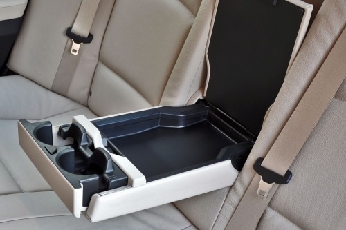 2013 BMW 5 Series Sedan Cupholders
