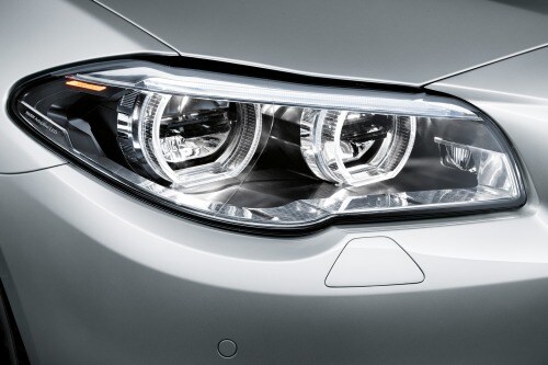 2014 BMW 5 Series 535i Sedan Headlamp Detail