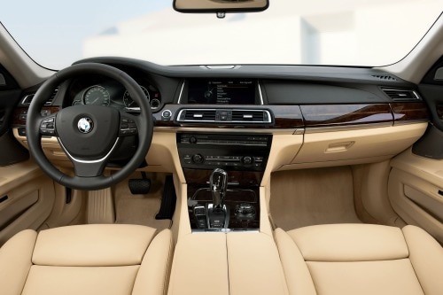 2013 BMW 7 Series 750Li Sedan Dashboard