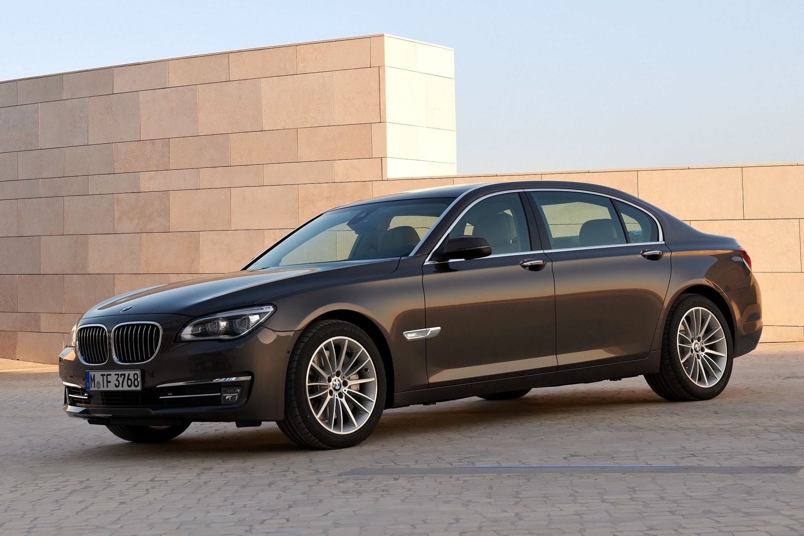 2013 BMW 7 Series Review & Ratings | Edmunds