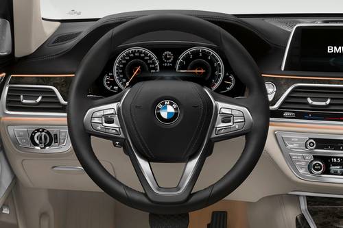 BMW 7 Series 750i xDrive Sedan Steering Wheel Detail