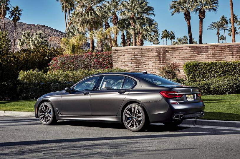2018 BMW 7 Series Pictures - 397 Photos | Edmunds