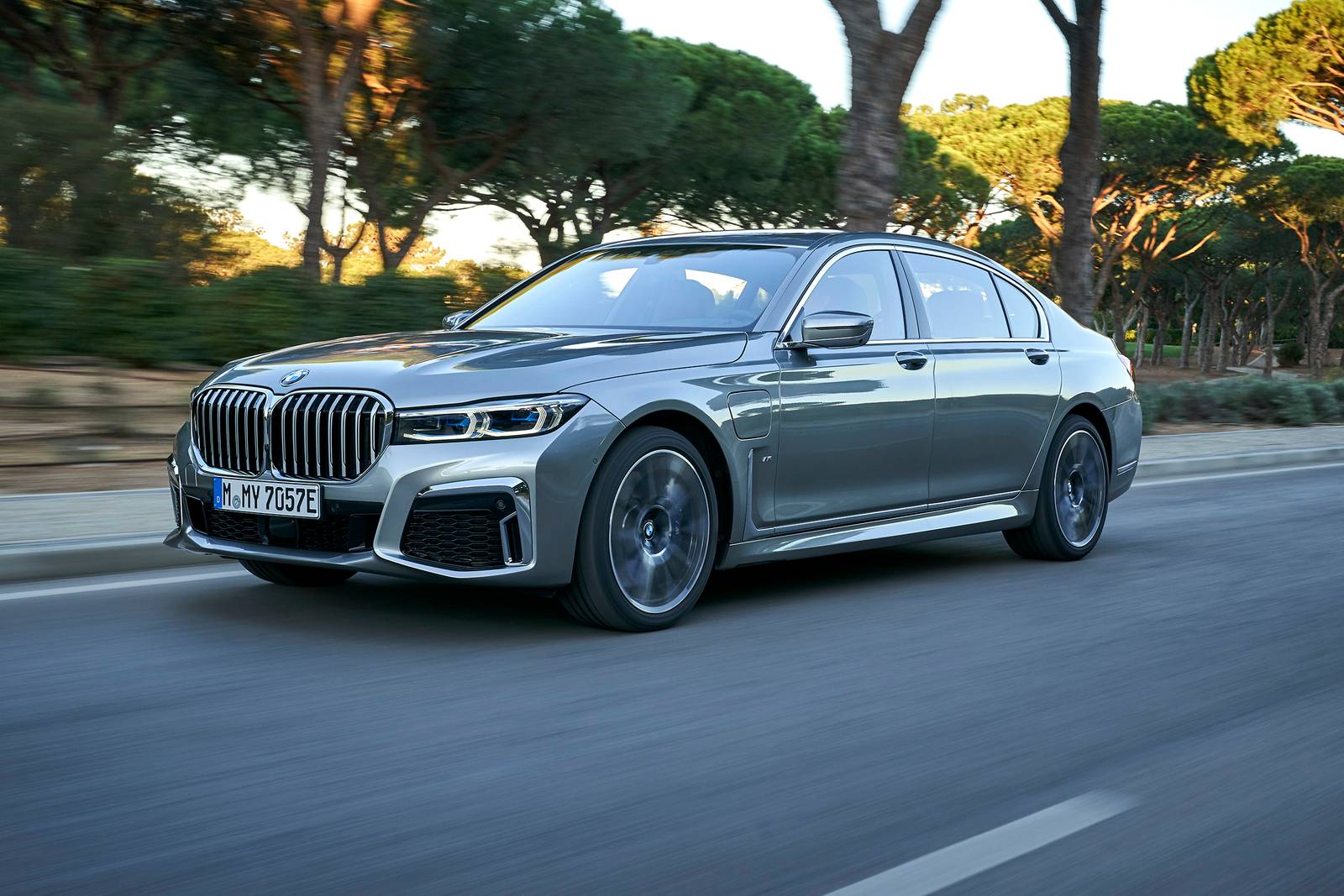 2021 Bmw 7 Series Hybrid Prices Reviews And Pictures Edmunds