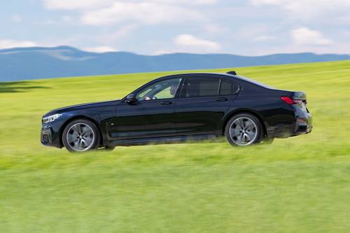 BMW 7 Series 745e xDrive Sedan Profile