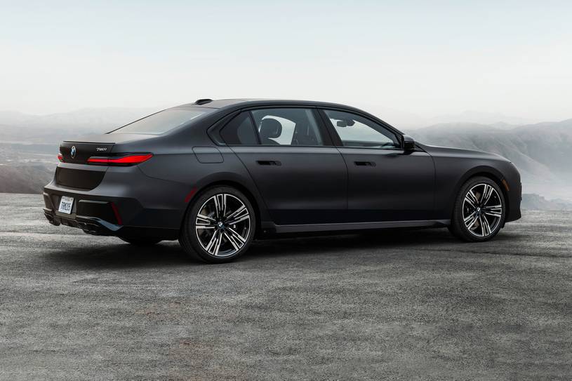 7 series 2023 price
