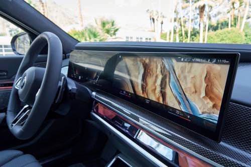 2025 BMW 7 Series 760i xDrive Sedan Center Console