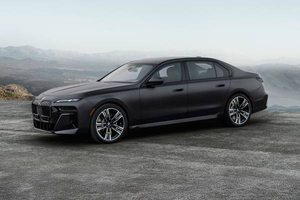 2026 BMW 7 Series MPG & Gas Mileage Data | Edmunds