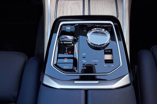 2025 bmw i7 m70