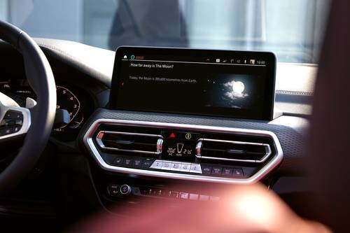 2025 BMW X4 M40i 4dr SUV Center Console