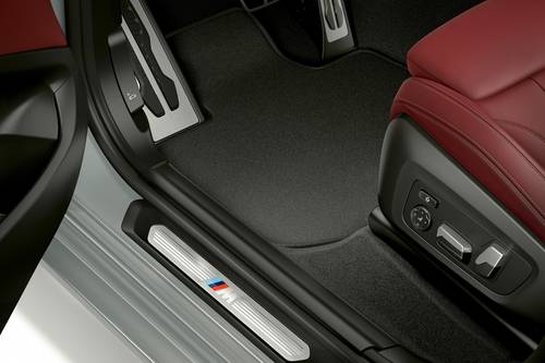 2025 BMW X4 M40i 4dr SUV Interior Detail