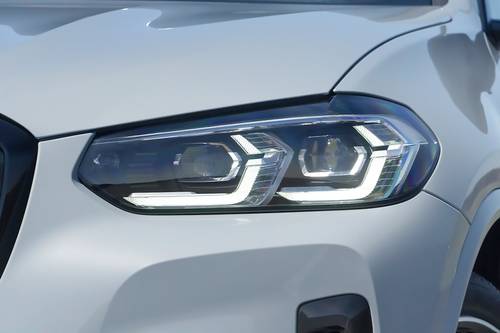 2025 BMW X4 M40i 4dr SUV Headlamp Detail