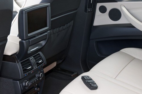 2013 BMW X5 xDrive50i Rear Entertainment Display Detail