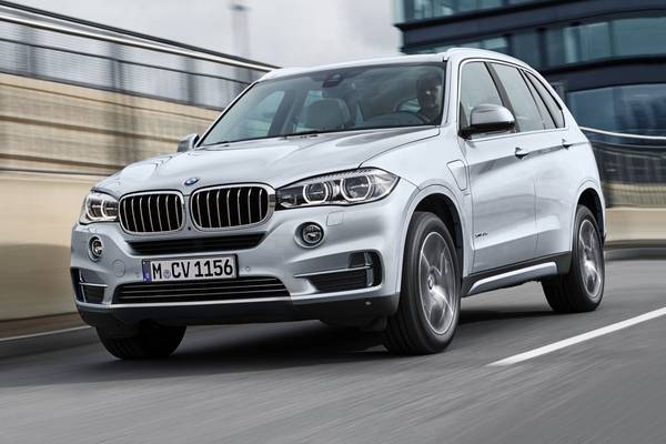 2019 Cadillac XT5 vs. 2018 BMW X5