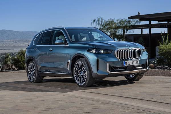 2025 BMW X5 M60i