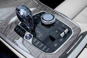 BMW X7 xDrive40i 4dr SUV Shifter. Options Shown.