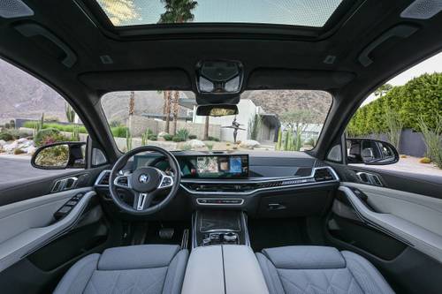 2025 BMW X7 M60i 4dr SUV Dashboard
