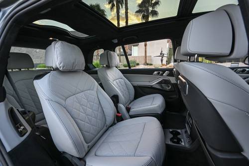 2025 BMW X7 M60i 4dr SUV Interior