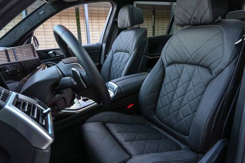 2025 BMW X7 xDrive40i 4dr SUV Interior Detail