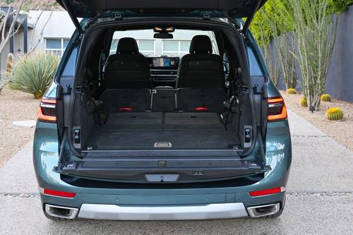 2025 BMW X7 xDrive40i 4dr SUV Rear Seats Down