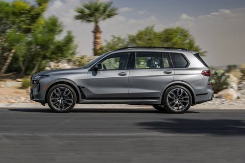 2026 BMW X7 M60i 4dr SUV Profile