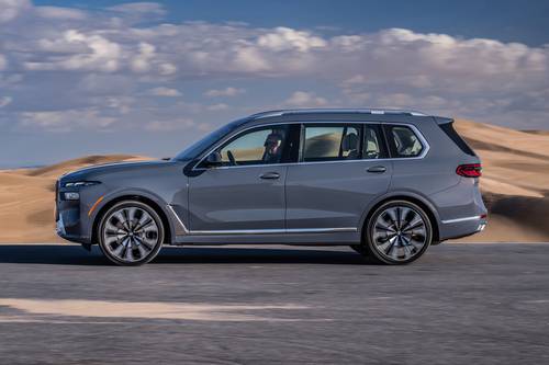 2026 BMW X7 xDrive40i 4dr SUV Profile