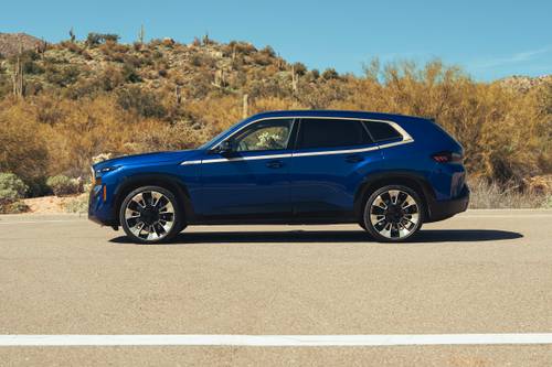 2024 BMW XM 4dr SUV Profile