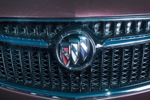 2018 Buick Encore Premium 4dr SUV Front Badge