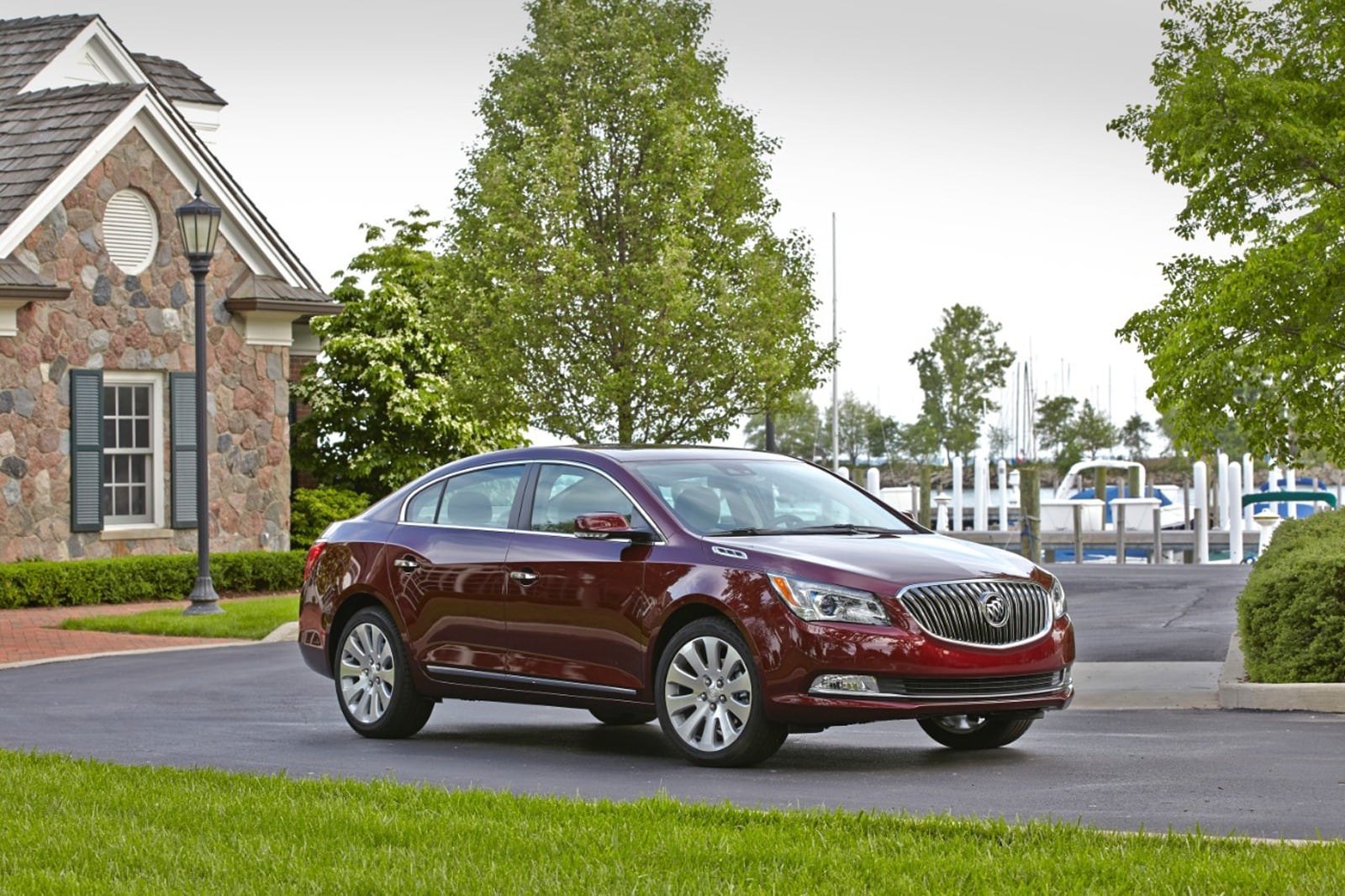 2016 Buick LaCrosse Earns FiveStar Safety Rating From Federal