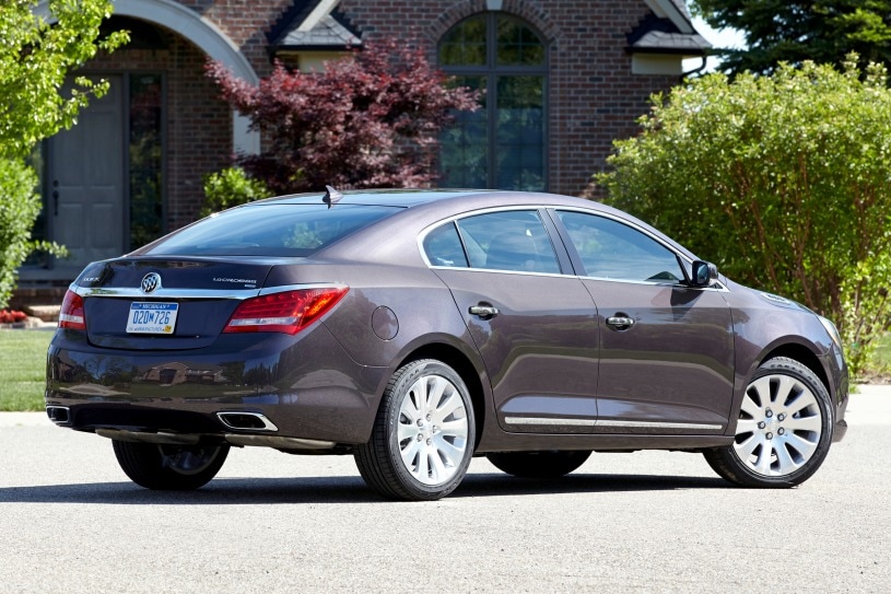 2016 Buick LaCrosse Pictures - 46 Photos | Edmunds