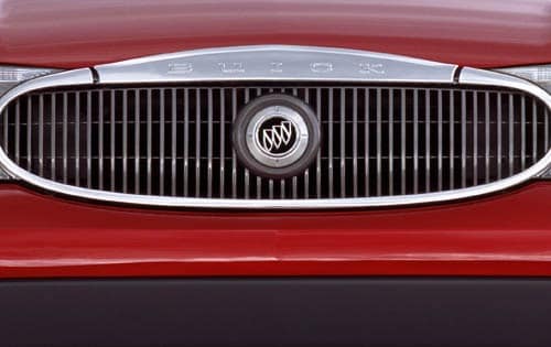 2004 Buick Rainier CXL Front Grille and Badging